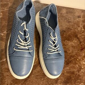 Stylish Blue Men's Sneakers